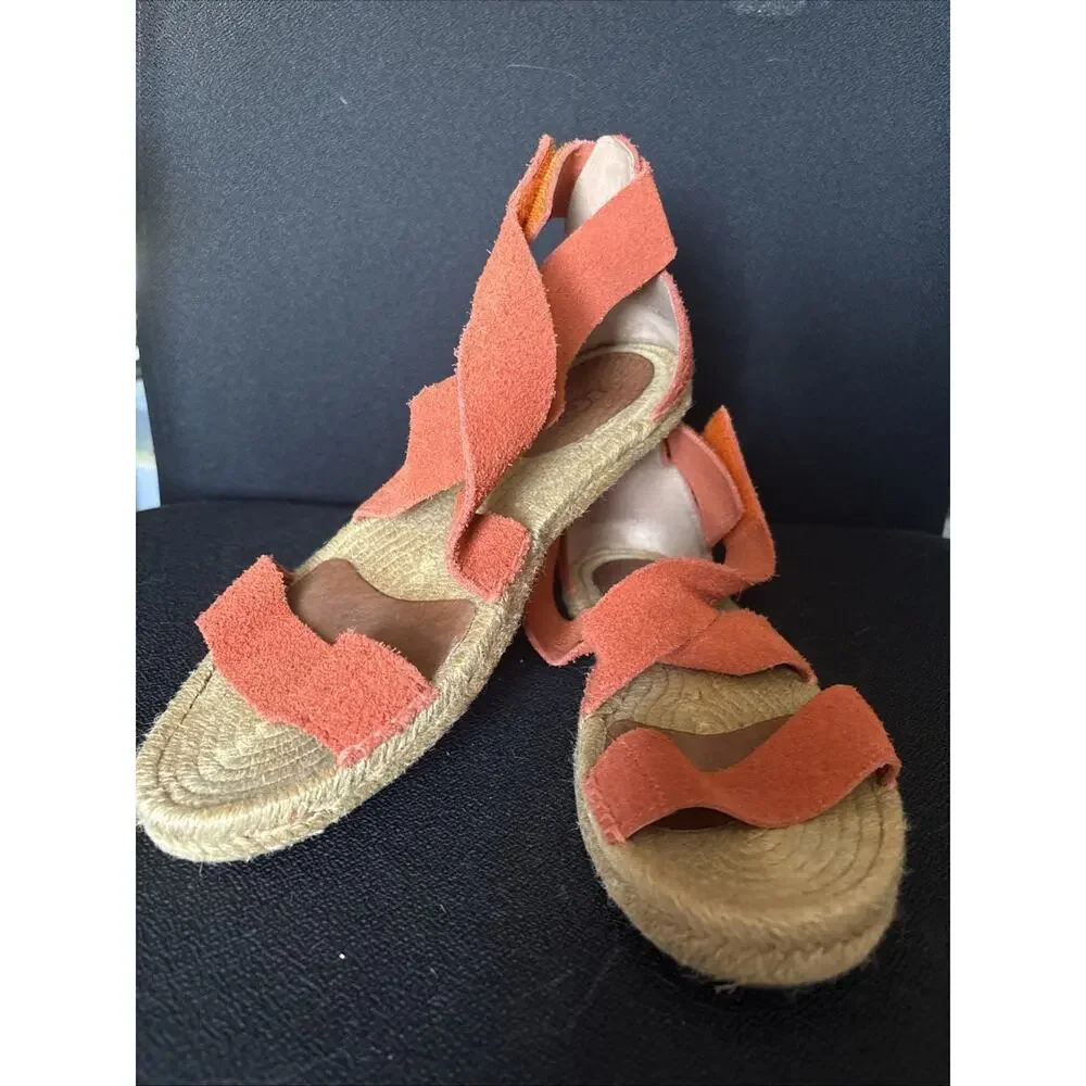 Ugg Women’s Gladiator Style Orange Suede Sandals Size 7.5